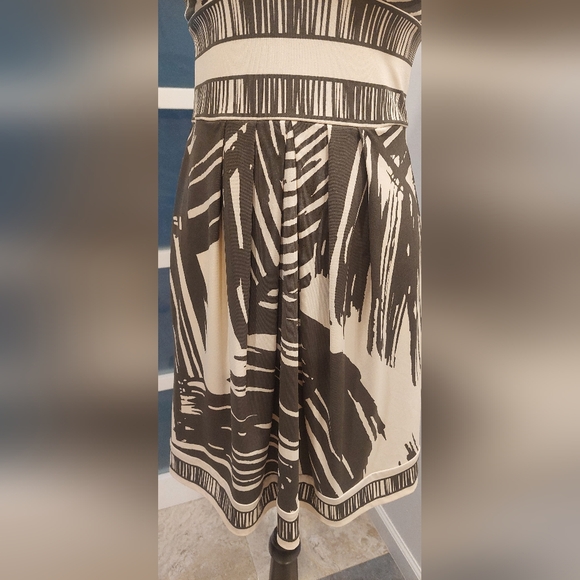 BCBGMaxAzria Tan and Cream Patterned Maxi Dress - Picture 3 of 10